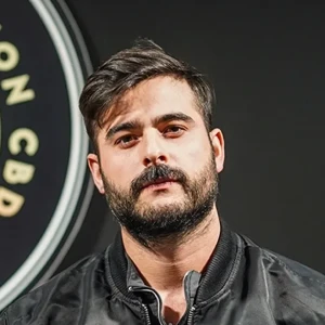 team_img_brandon_lk team_img_brandon_lk